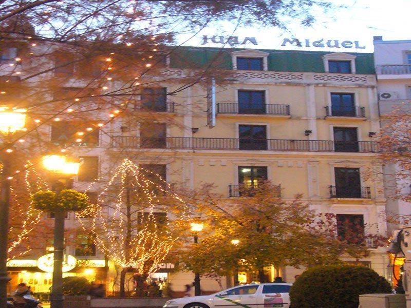 유로스타 푸에르타 레알 호텔 그라나다 외부 사진